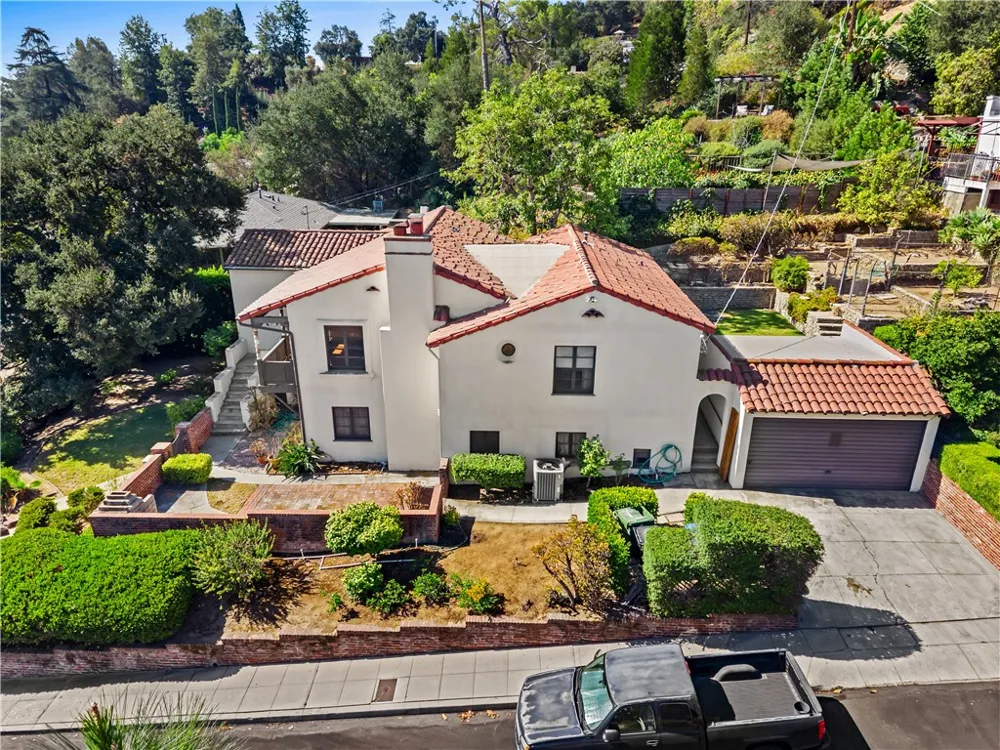 4691 College View Los Angeles, CA 90041