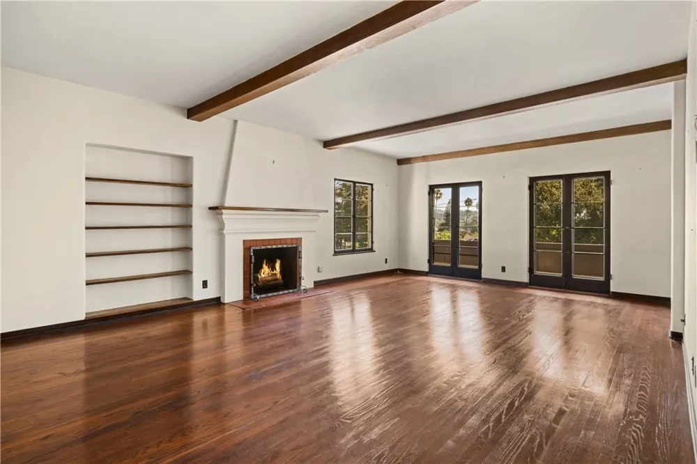 4691 College View Los Angeles, CA 90041