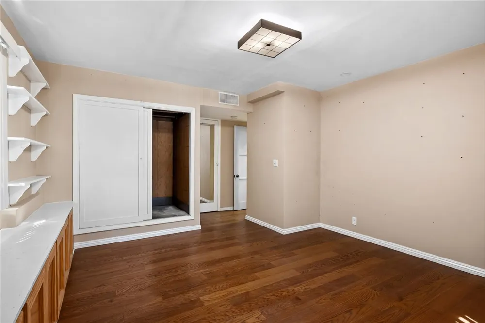 4691 College View Los Angeles, CA 90041