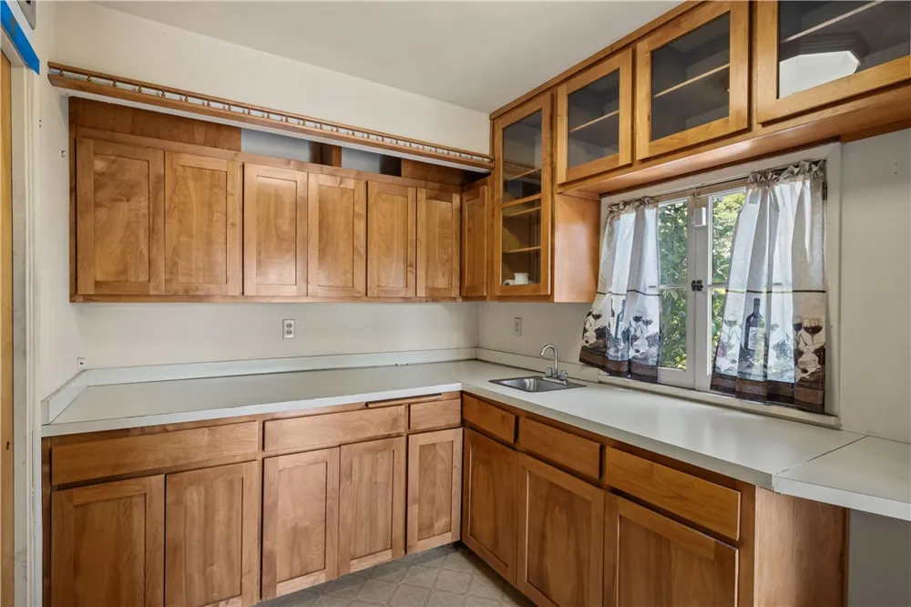 4691 College View Los Angeles, CA 90041