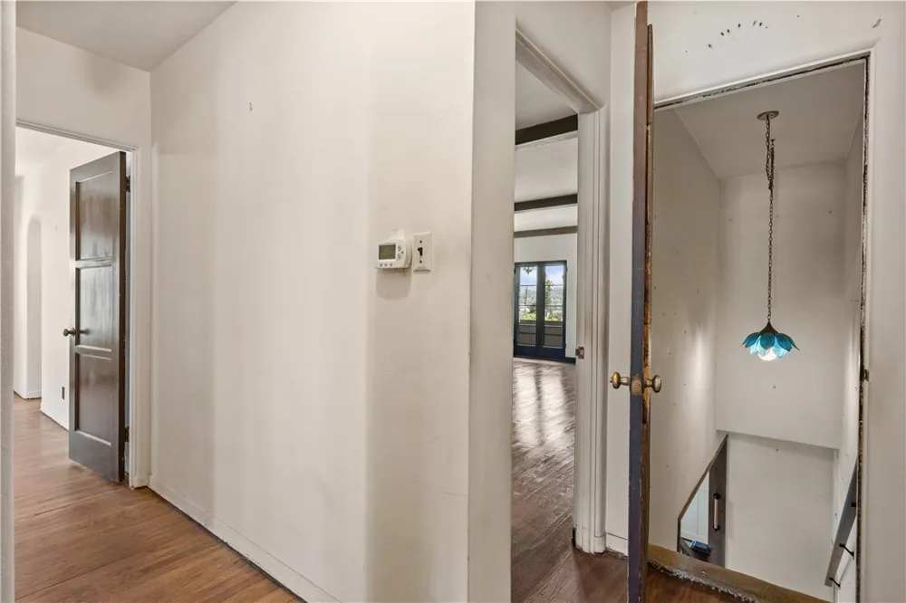 4691 College View Los Angeles, CA 90041