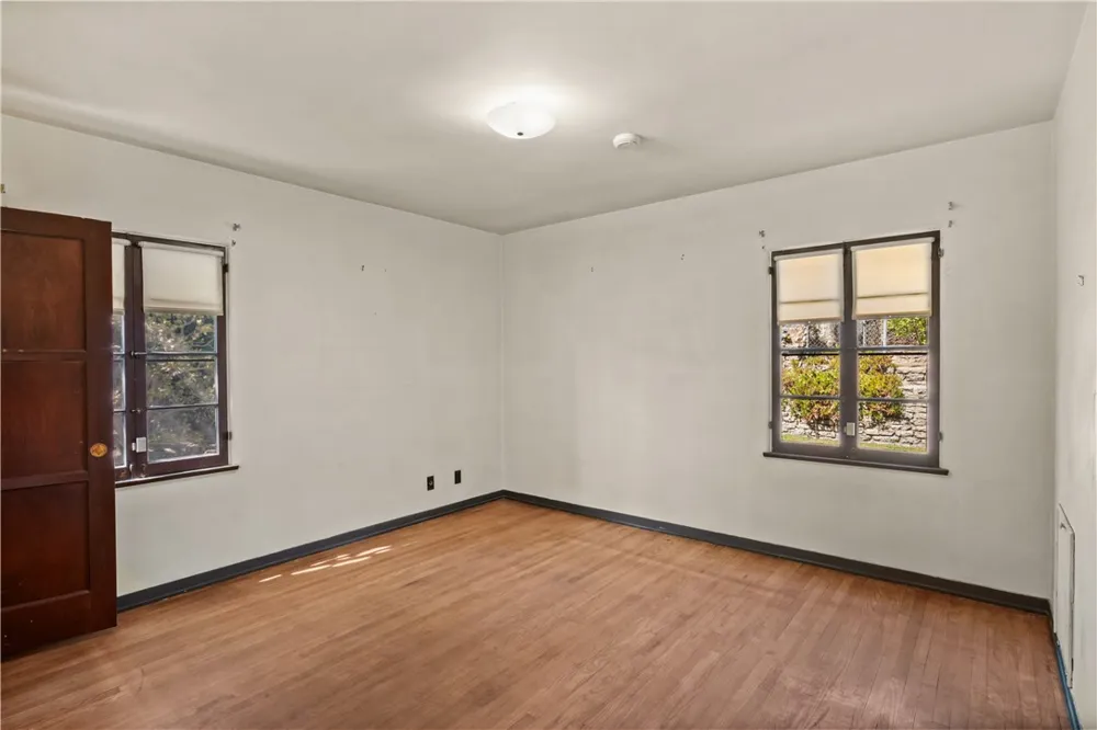 4691 College View Los Angeles, CA 90041