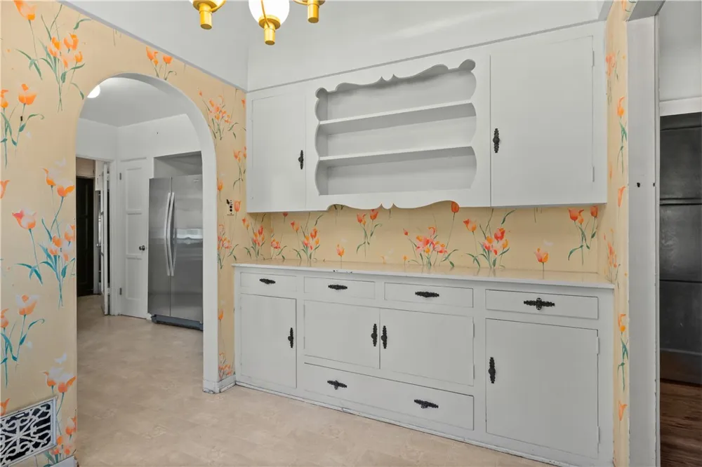 4691 College View Los Angeles, CA 90041