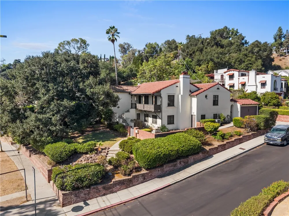 4691 College View Los Angeles, CA 90041