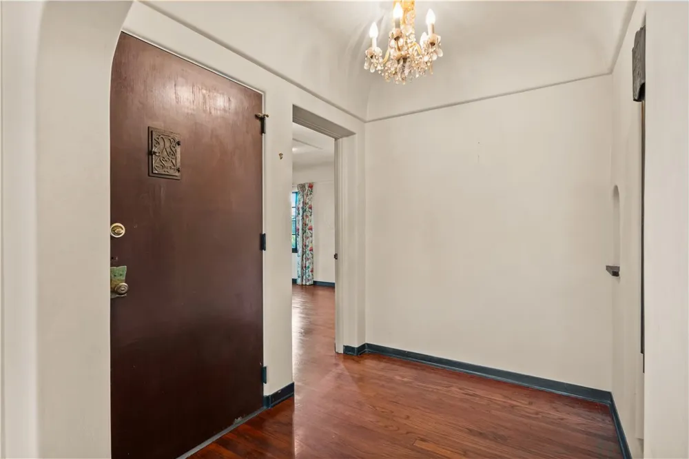 4691 College View Los Angeles, CA 90041