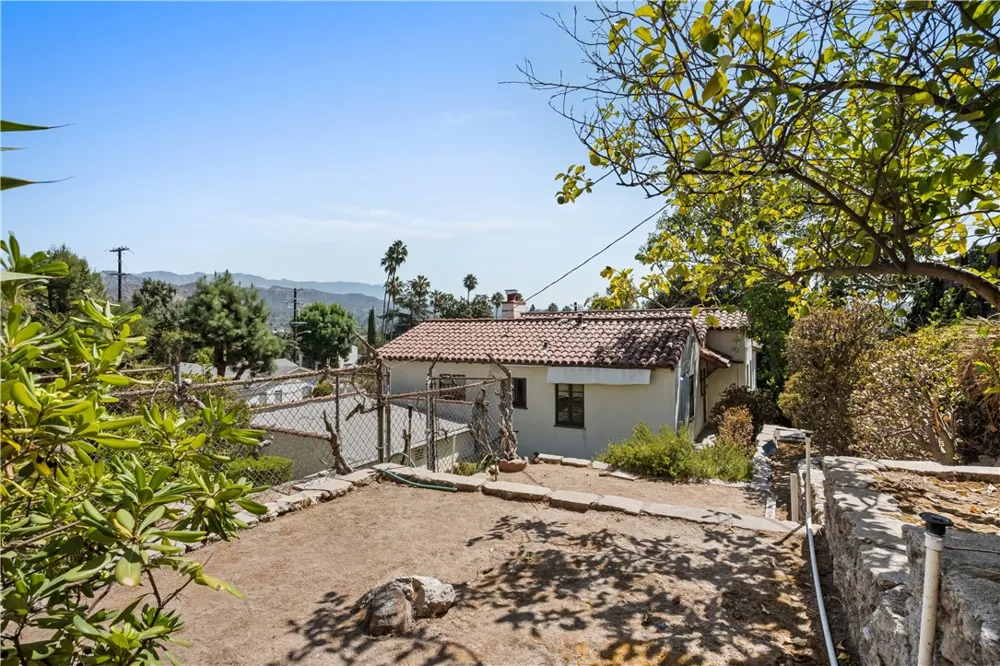 4691 College View Los Angeles, CA 90041