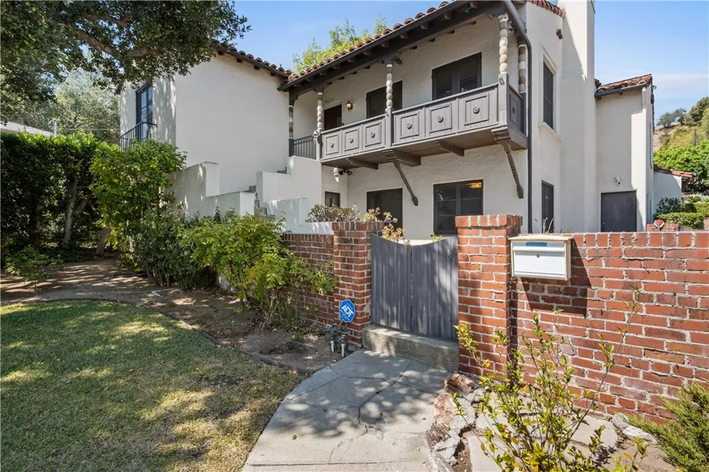 4691 College View Los Angeles, CA 90041
