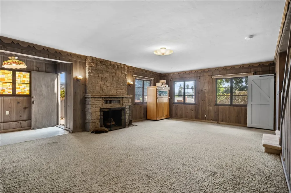 4691 College View Los Angeles, CA 90041