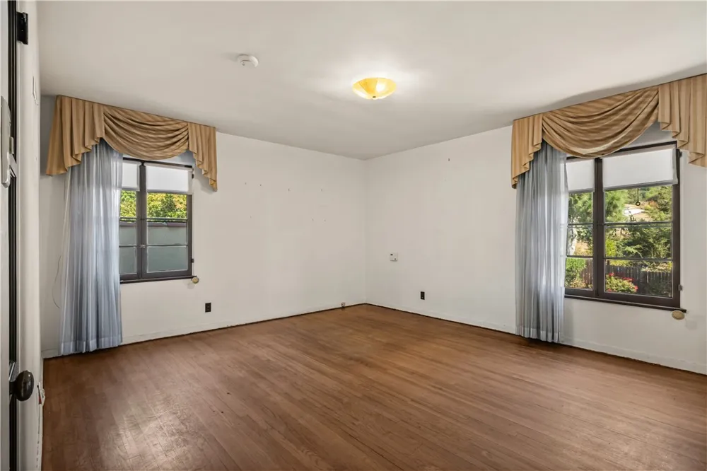 4691 College View Los Angeles, CA 90041