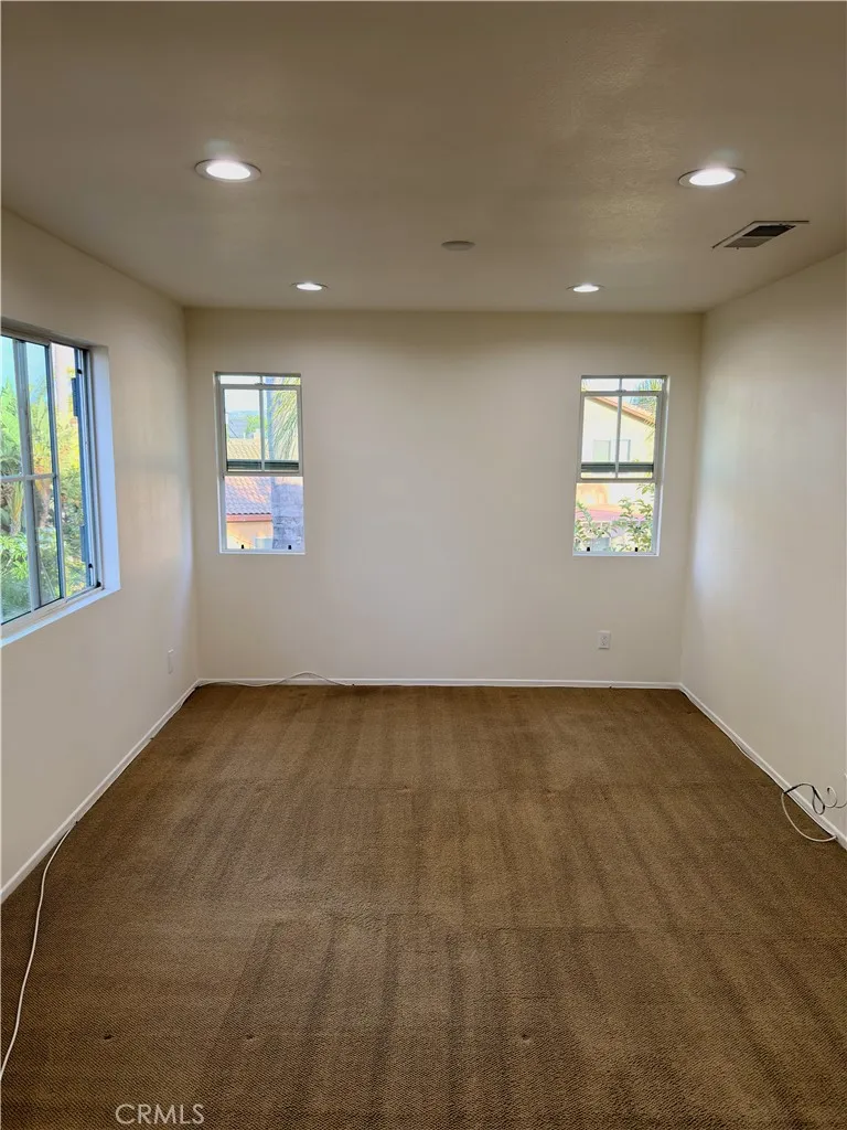6879 Red Cardinal Court Corona, CA 92880