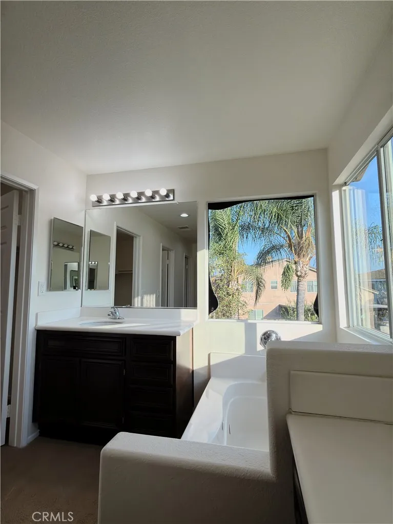 6879 Red Cardinal Court Corona, CA 92880
