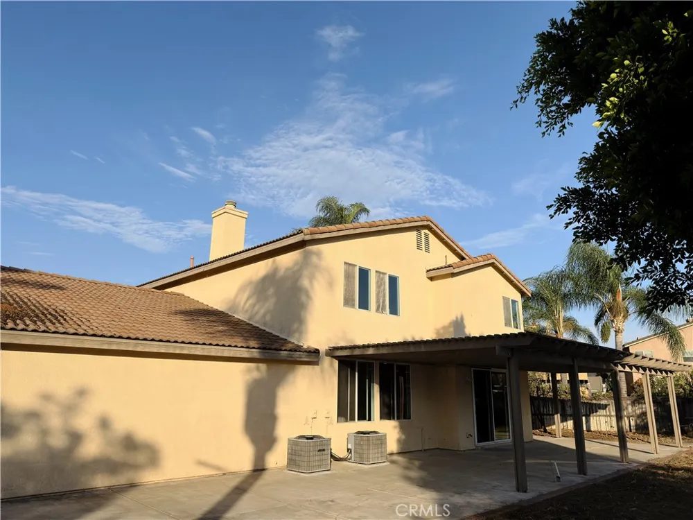 6879 Red Cardinal Court Corona, CA 92880