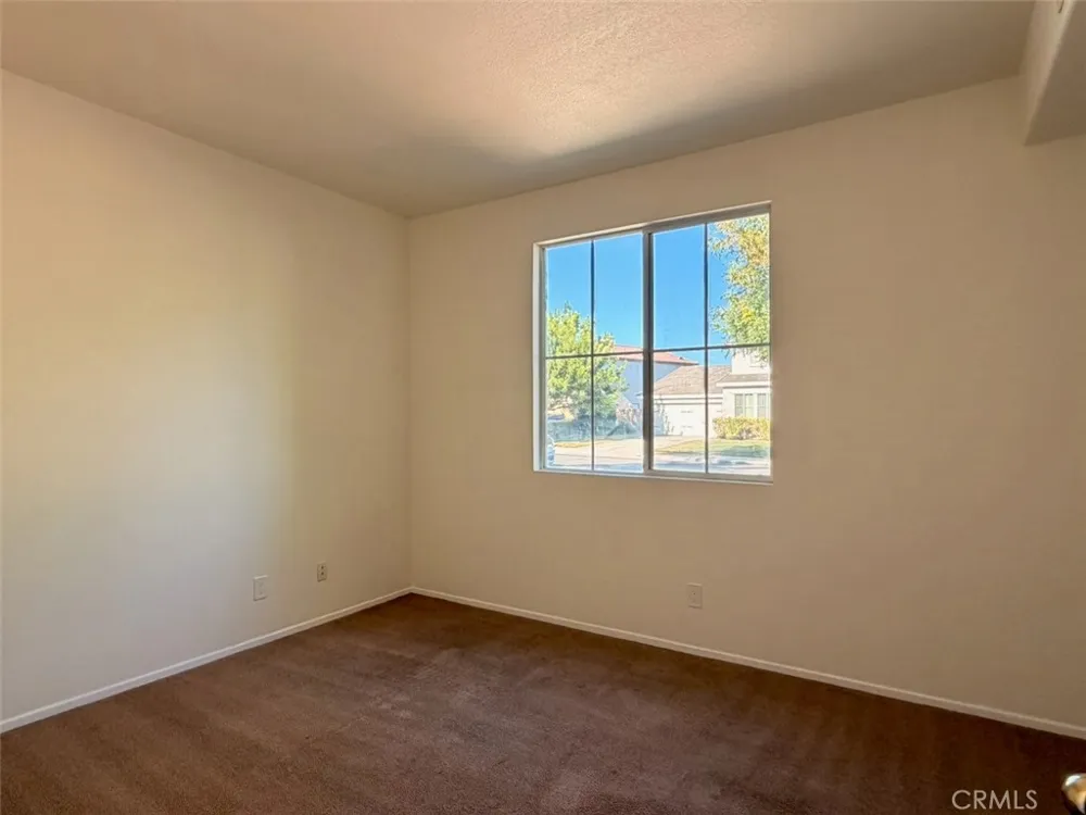 6879 Red Cardinal Court Corona, CA 92880