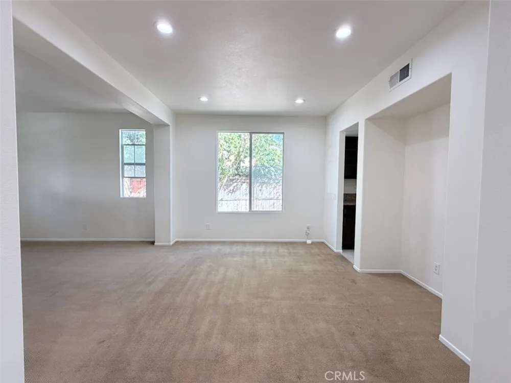 6879 Red Cardinal Court Corona, CA 92880