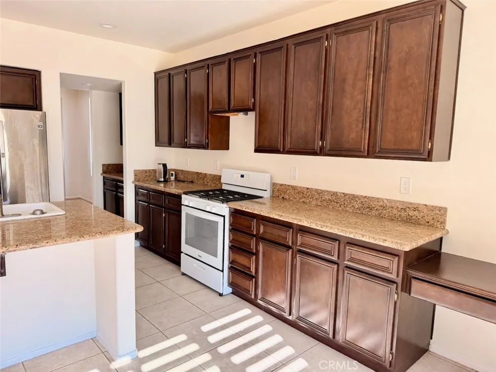 6879 Red Cardinal Court Corona, CA 92880