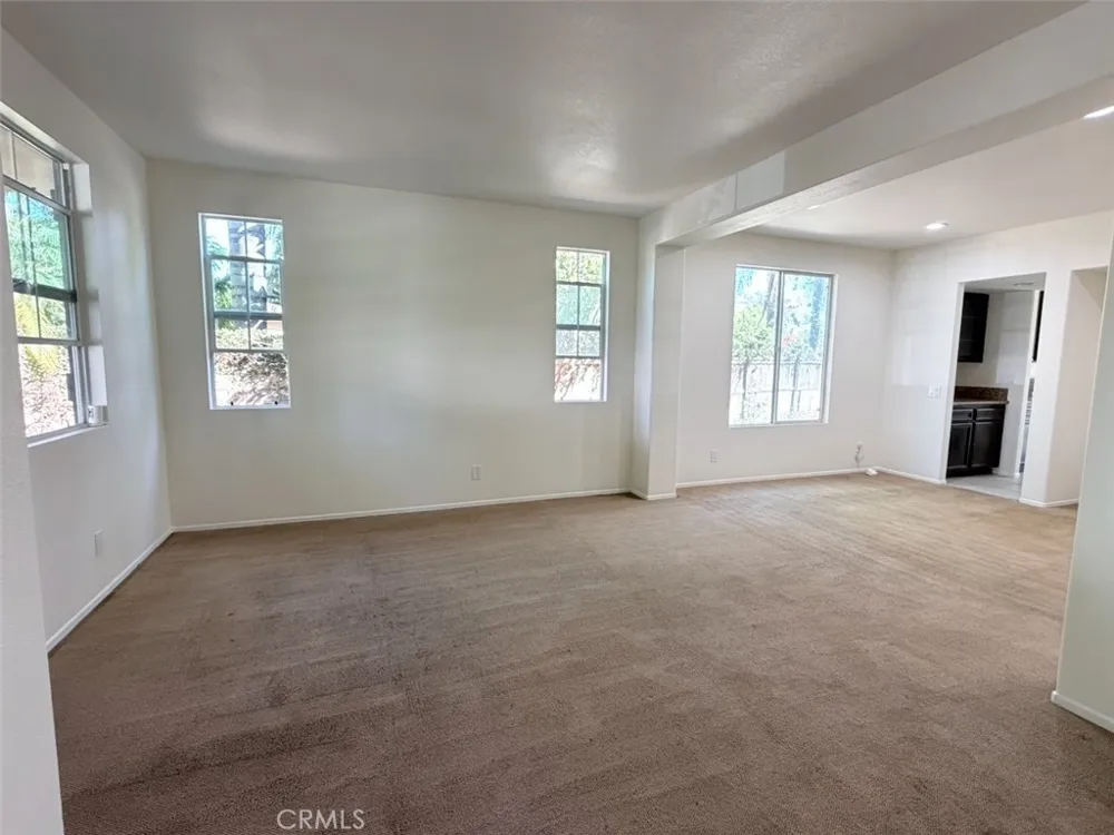 6879 Red Cardinal Court Corona, CA 92880