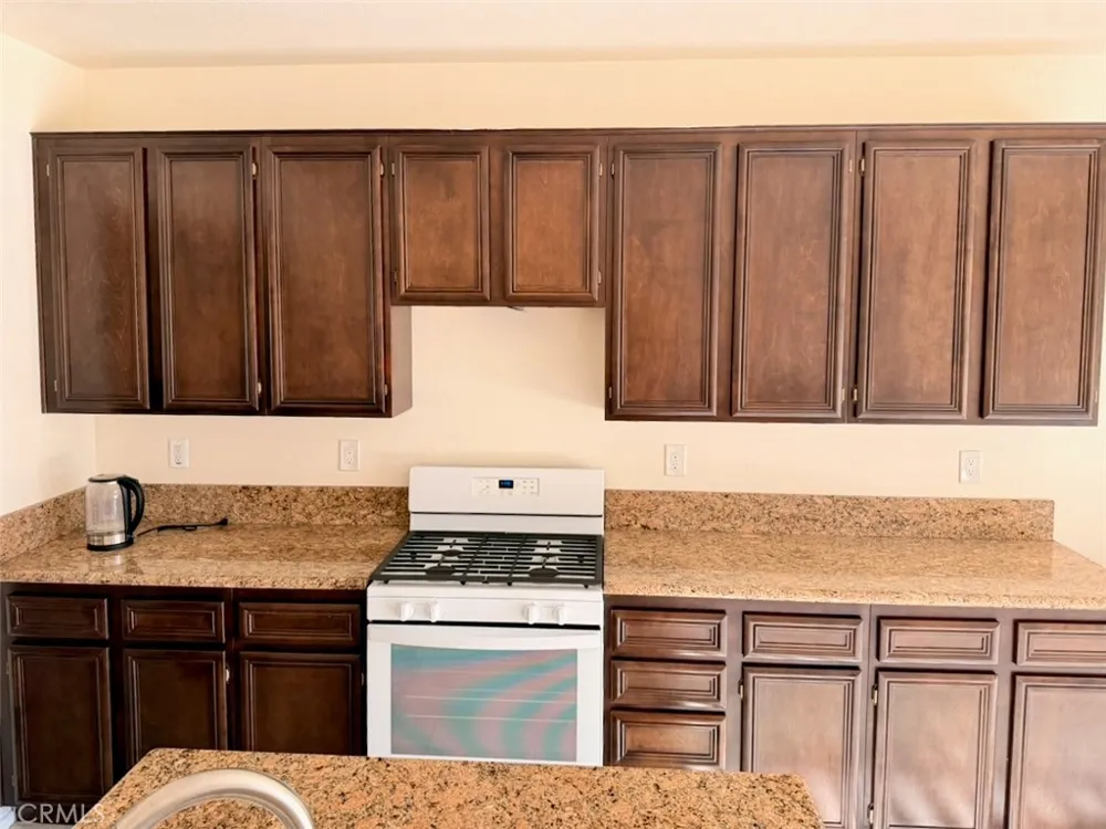 6879 Red Cardinal Court Corona, CA 92880