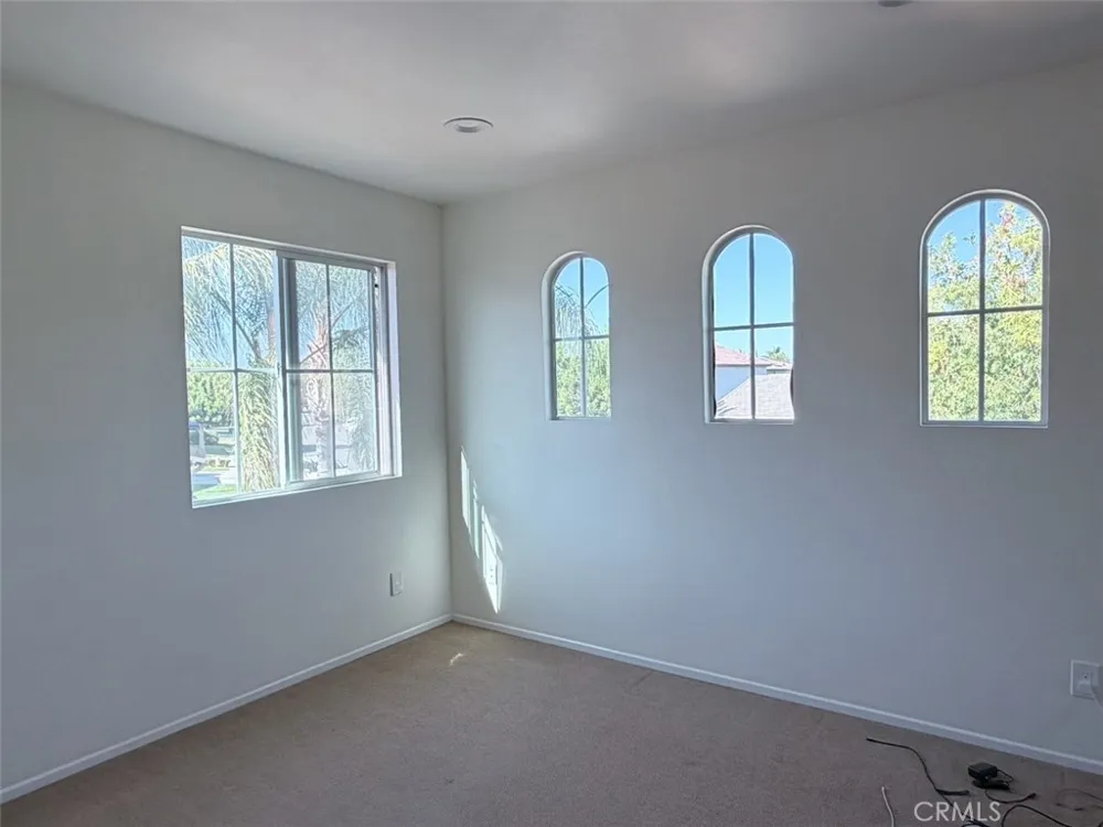 6879 Red Cardinal Court Corona, CA 92880