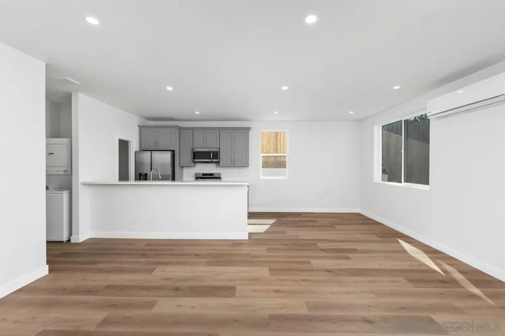 10347 Lipscomb Dr San Diego, CA 92126