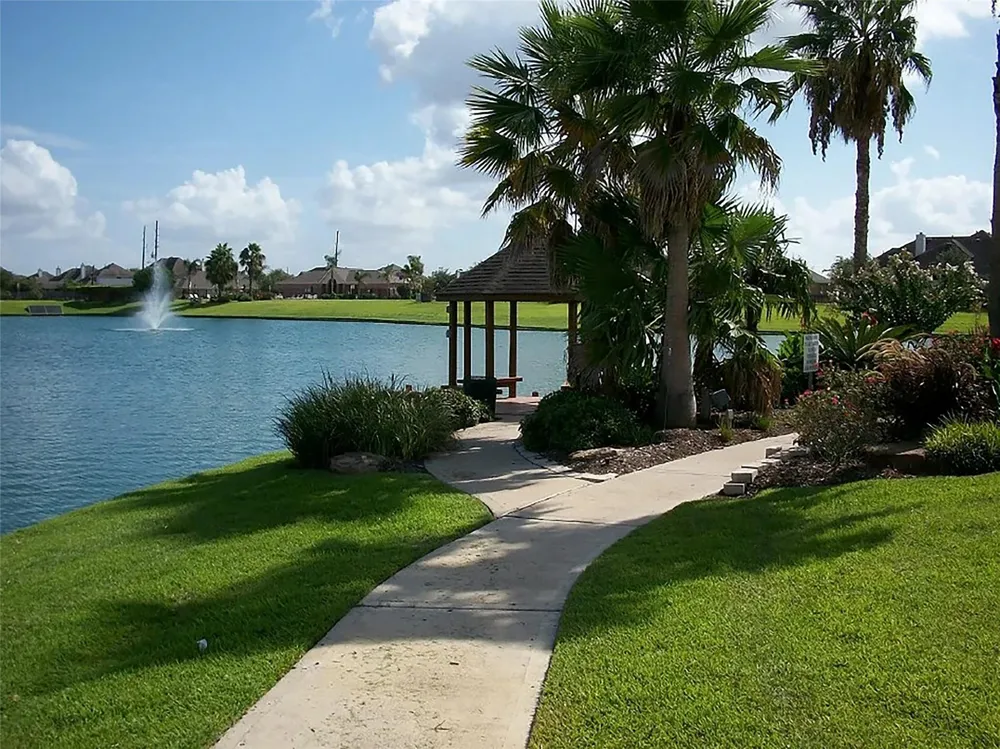 9406 Sunlake Drive Pearland, TX 77584
