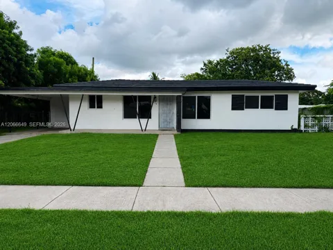 838 Fairway Dr