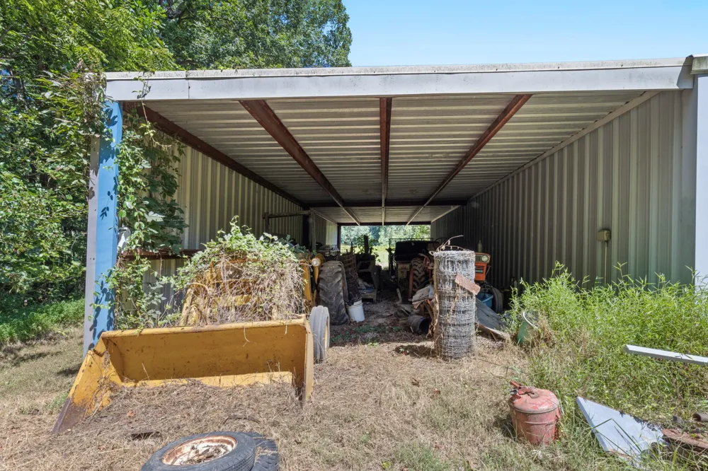 1318 Old Clarksville Pike Pleasant View, TN 37146