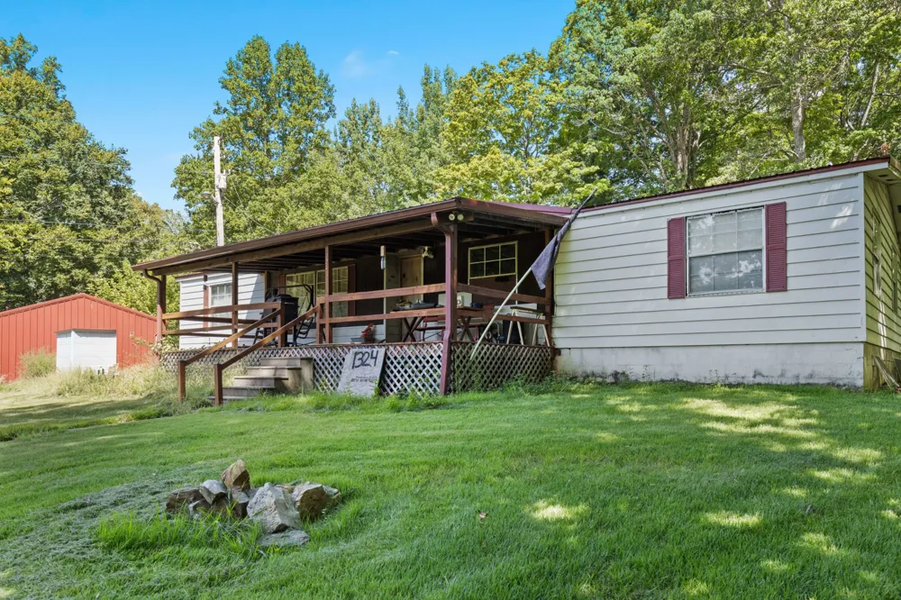 1318 Old Clarksville Pike Pleasant View, TN 37146