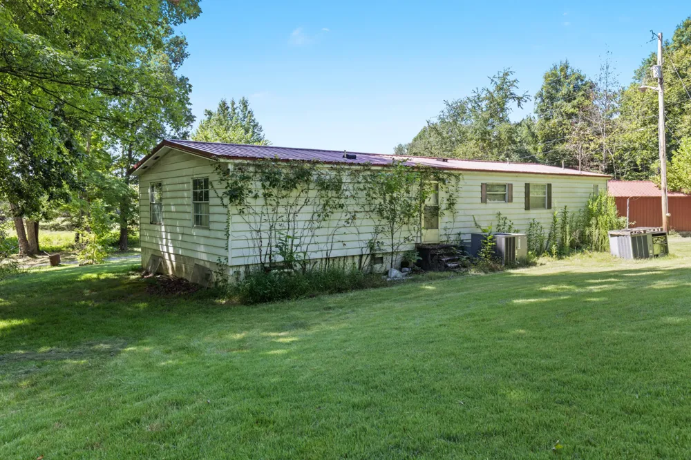 1318 Old Clarksville Pike Pleasant View, TN 37146