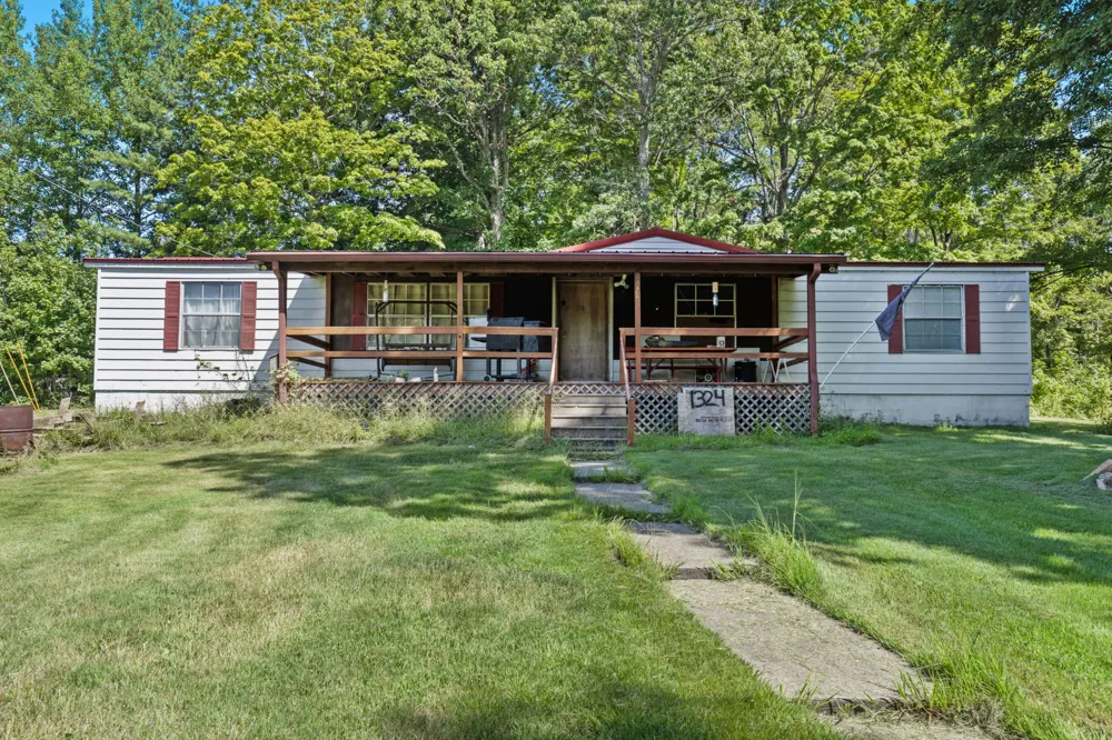 1318 Old Clarksville Pike Pleasant View, TN 37146