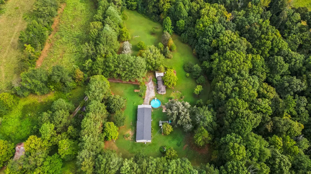 1318 Old Clarksville Pike Pleasant View, TN 37146