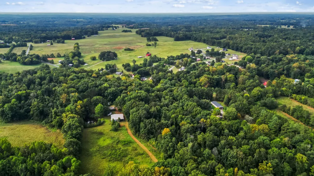 1318 Old Clarksville Pike Pleasant View, TN 37146