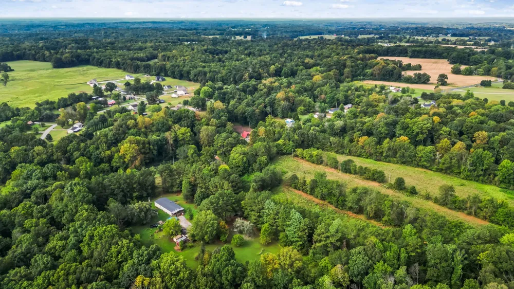 1318 Old Clarksville Pike Pleasant View, TN 37146