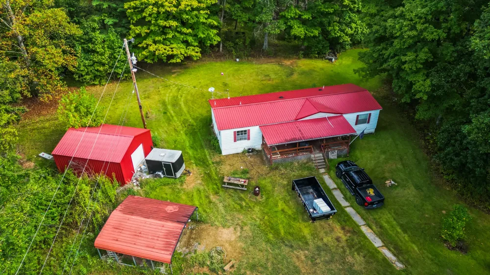 1318 Old Clarksville Pike Pleasant View, TN 37146