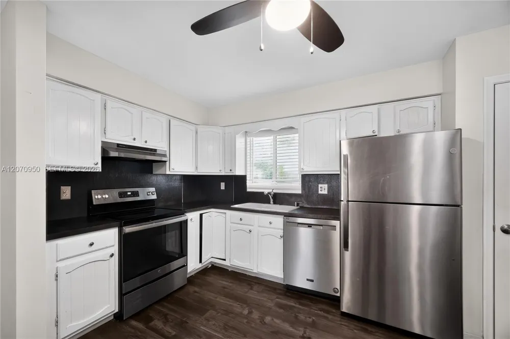 4300 Harrison St Hollywood, FL 33021