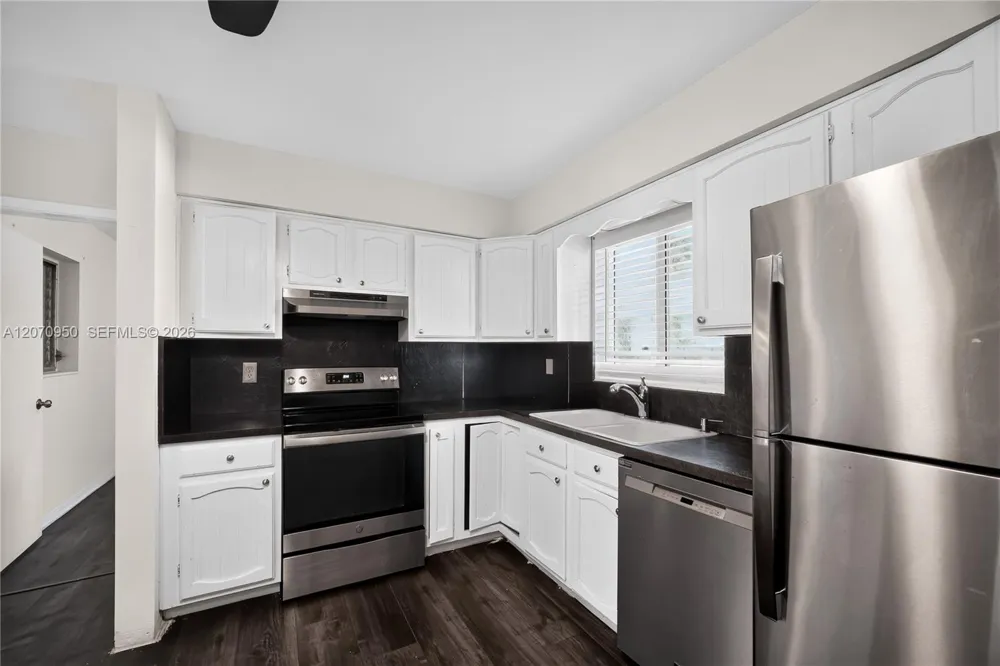 4300 Harrison St Hollywood, FL 33021
