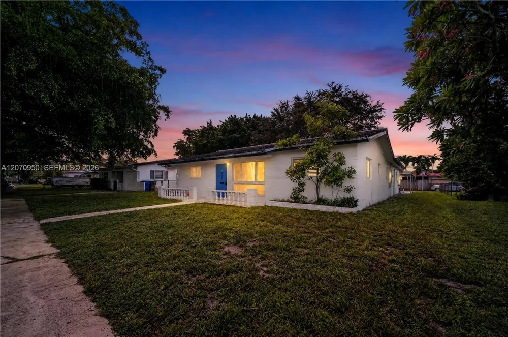 4300 Harrison St Hollywood, FL 33021
