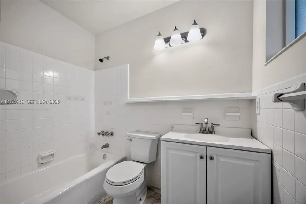 4300 Harrison St Hollywood, FL 33021