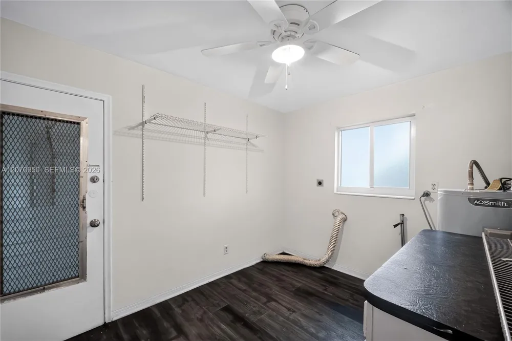 4300 Harrison St Hollywood, FL 33021
