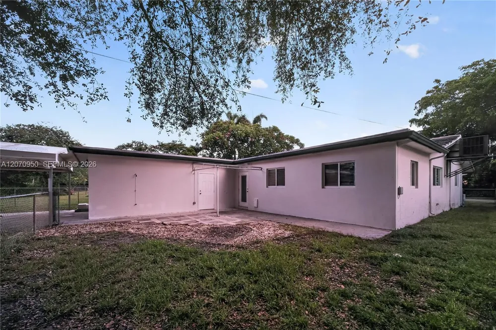 4300 Harrison St Hollywood, FL 33021