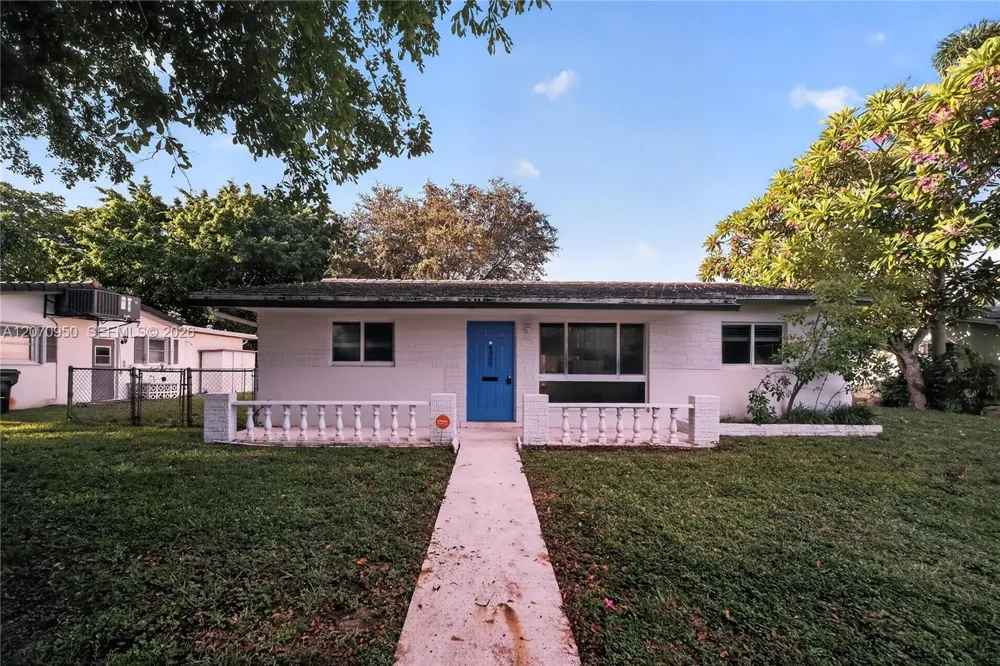 4300 Harrison St Hollywood, FL 33021