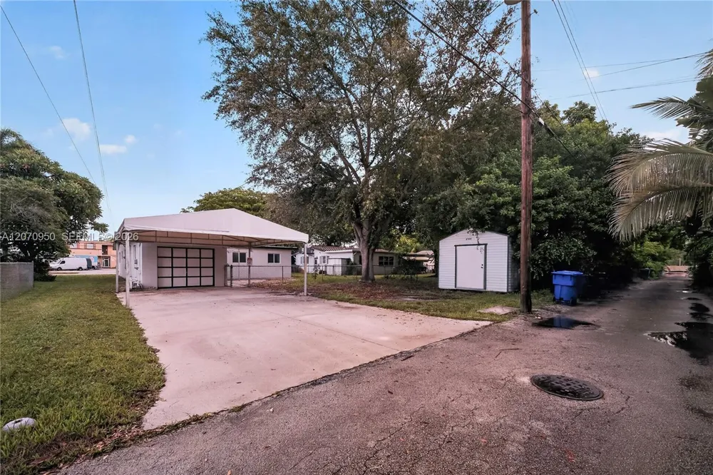 4300 Harrison St Hollywood, FL 33021