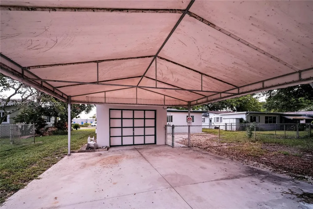 4300 Harrison St Hollywood, FL 33021