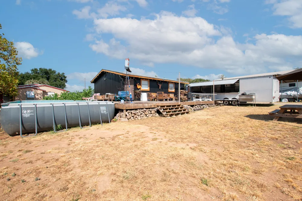 817 Ridgeway Tow, TX 78672