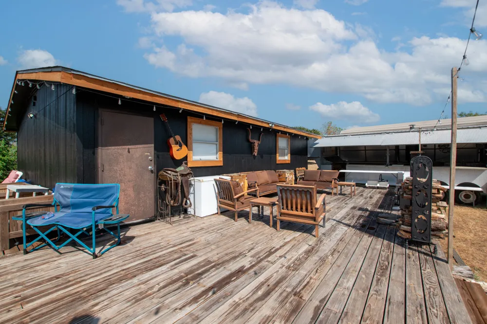 817 Ridgeway Tow, TX 78672