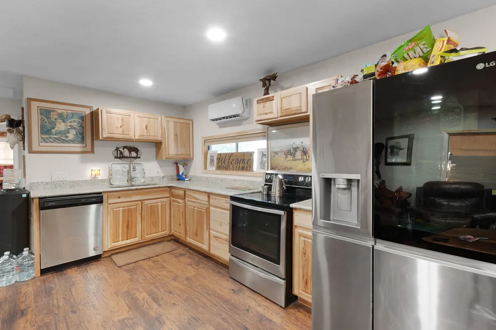817 Ridgeway Tow, TX 78672