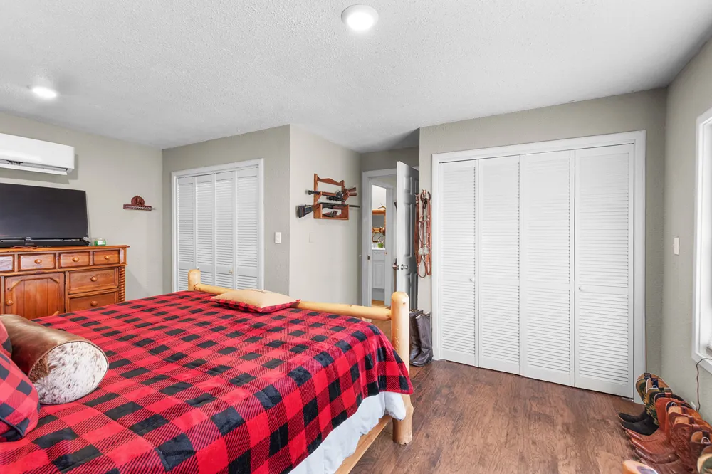 817 Ridgeway Tow, TX 78672
