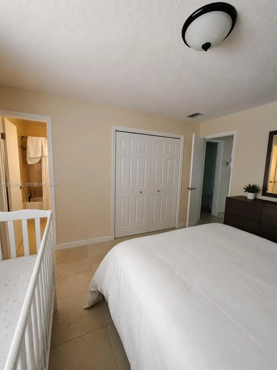 421 NE 1st St #217 Hallandale Beach, FL 33009