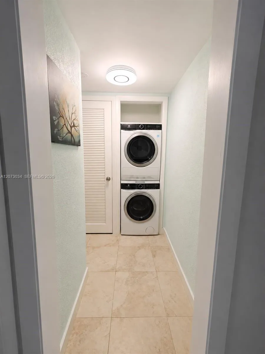 421 NE 1st St #217 Hallandale Beach, FL 33009