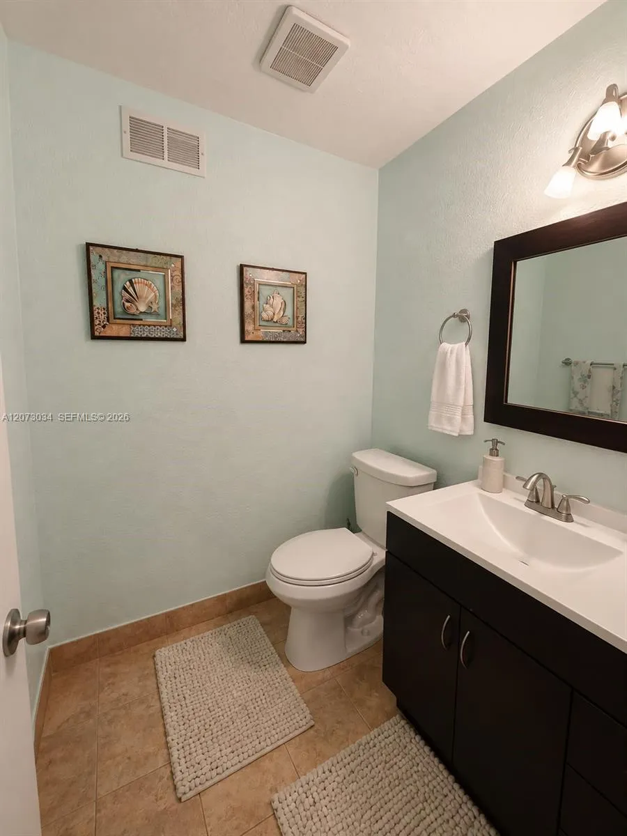 421 NE 1st St #217 Hallandale Beach, FL 33009