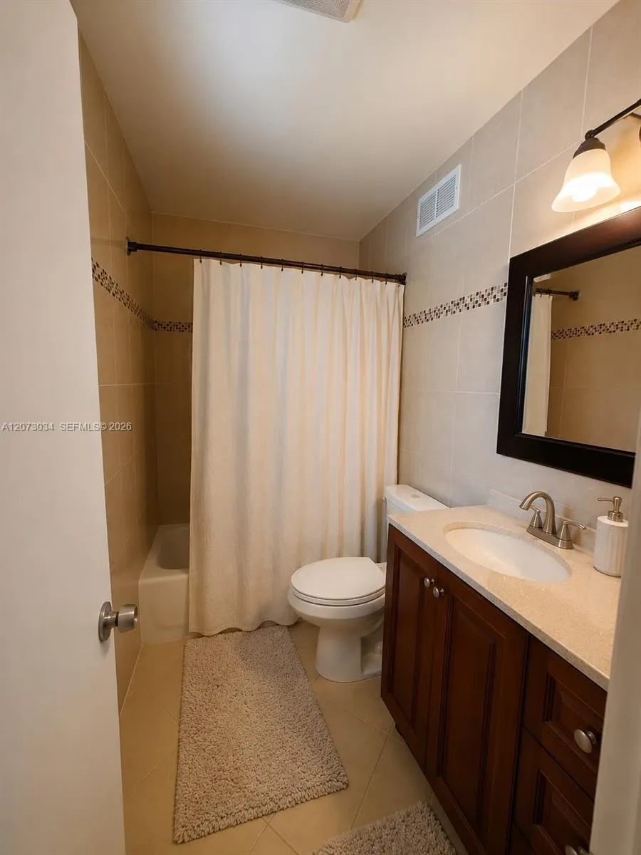 421 NE 1st St #217 Hallandale Beach, FL 33009